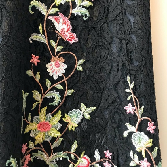 Sherri Hill Floral Two-Piece Gown - Picture 6 of 9